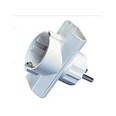 Adaptador 1 toma bipolar T/TL 16A 250V~ y 2 tomas 10A 250V~. Indesmontable.